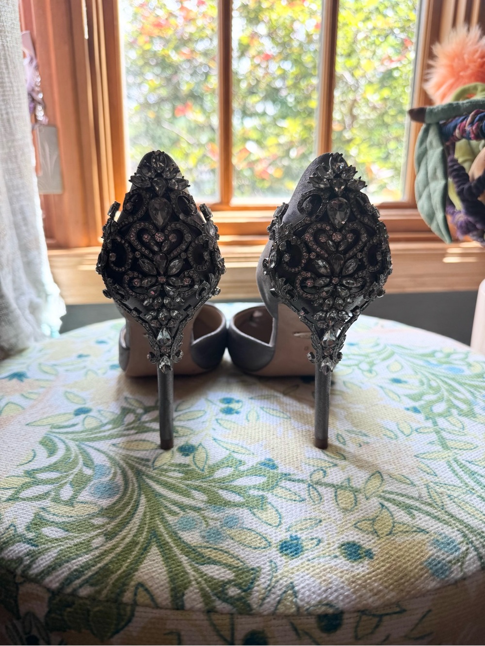 Badgley Mischka Silver Crystal-Embellished Stiletto Heels size 8 worn once - Picture 8 of 10